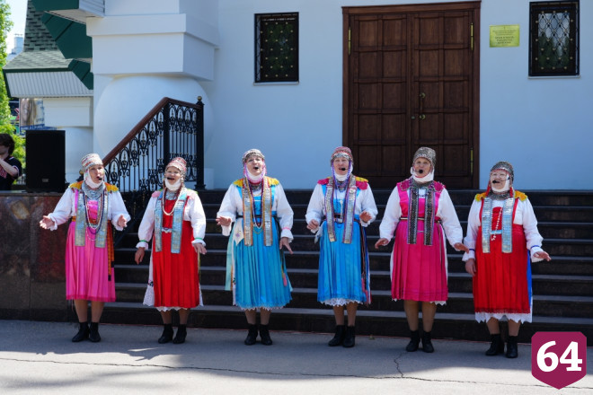 Гостей саратовского храма угощали блюдами народов России